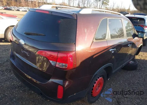 2014 Kia Sorento Lx z USA, uszkodzony, nr VIN 5XYKT4A65EG482878